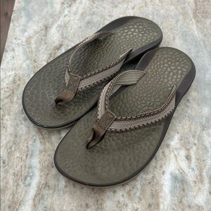 Chacos Flip Flop Sandals Brown women’s size 7